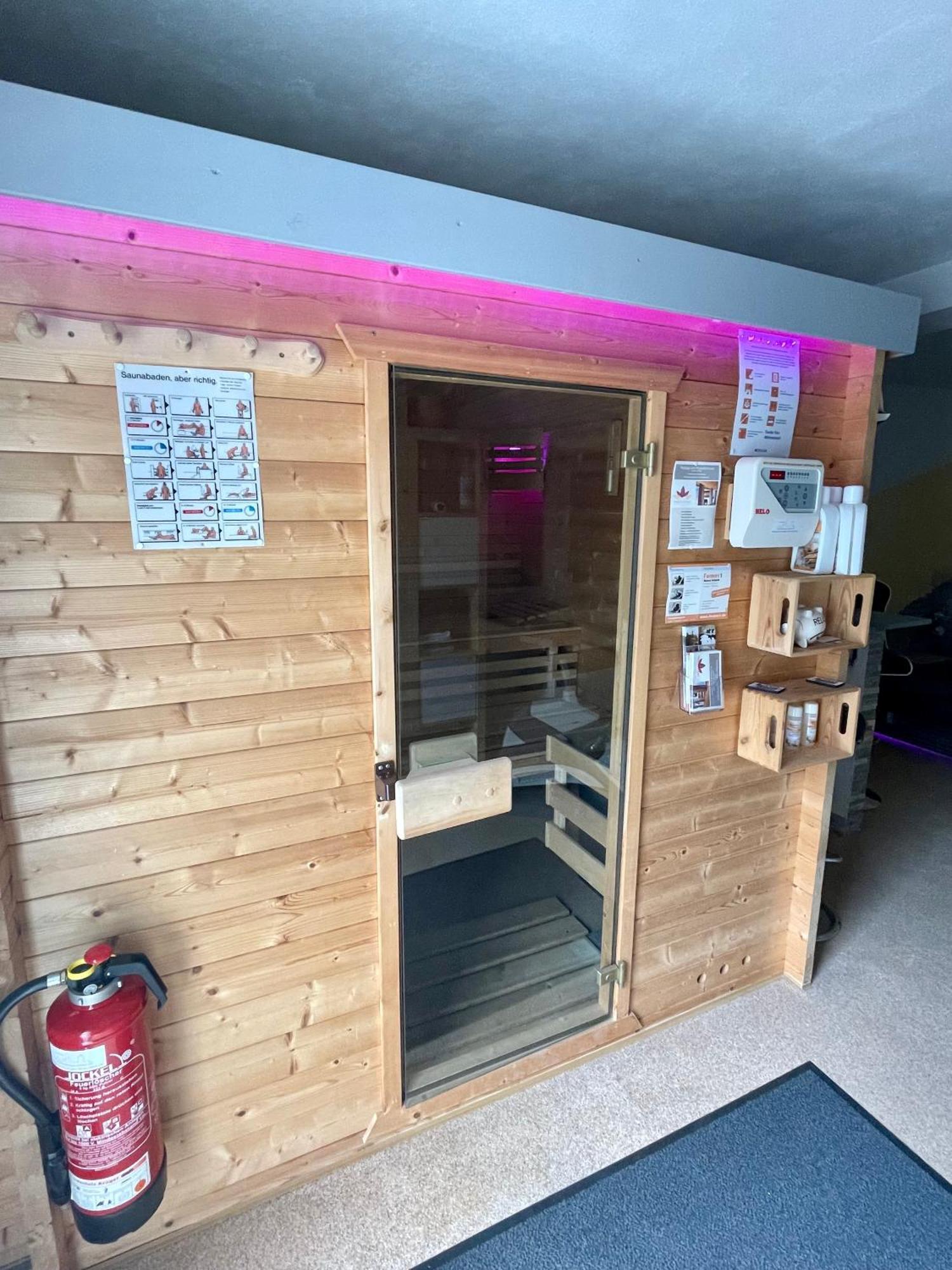Ferienwohnung Schlossblick - 4 Sterne Sauna Pool Whirlpool Exklusiv Braunfels Zewnętrze zdjęcie